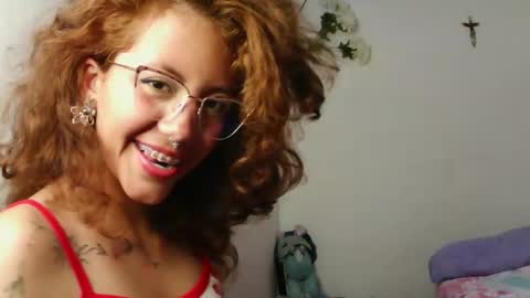 Snapshot of zoe_ch_ chatting on September 10, 4:35 am zoe_ch_ online show from September 10, 4:35 am