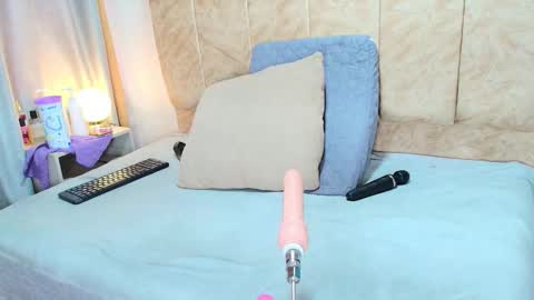 Zoe online show from November 14, 1:02 pm