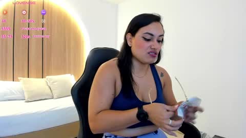 Zoe  online show from September 29, 12:15 pm