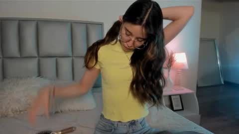 zoe_dear online show from March 17, 10:26 pm