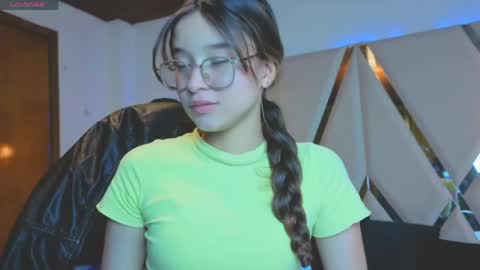 zoe_dear online show from June 3, 2:09 pm