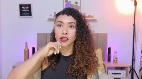 Zoe Gruber online show from November 14, 12:35 am