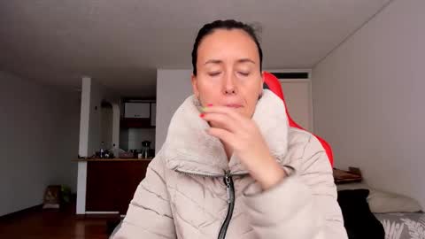 ZOE online show from December 2, 9:02 pm