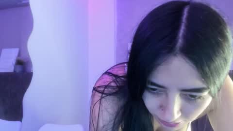 zoe_jones7 online show from February 10, 5:43 am