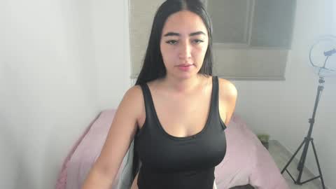 Snapshot of zoe_jones7 chatting on January 25, 2:47 am zoe_jones7 online show from January 25, 2:47 am