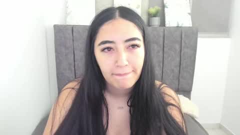 Snapshot of zoe_jones7 chatting on March 6, 8:09 am zoe_jones7 online show from March 6, 8:09 am