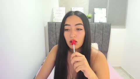 Snapshot of zoe_jones7 chatting on February 2, 3:21 am zoe_jones7 online show from February 2, 3:21 am