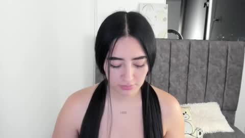 Snapshot of zoe_jones7 chatting on September 18, 3:54 am zoe_jones7 online show from September 18, 3:54 am