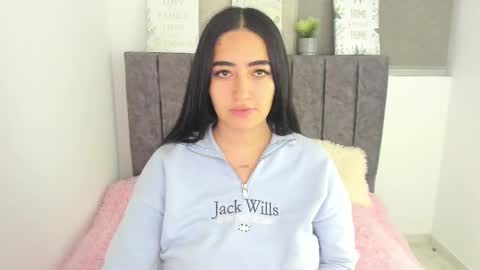 Snapshot of zoe_jones7 chatting on February 19, 6:55 am zoe_jones7 online show from February 19, 6:55 am