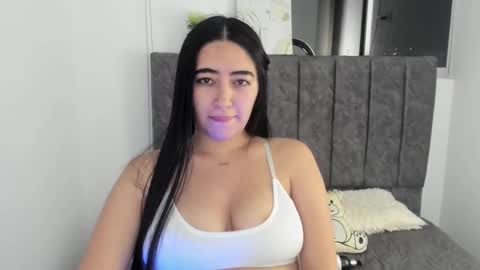 zoe_jones7 online show from September 23, 5:12 am