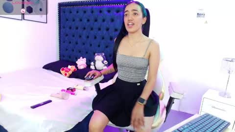zoe  online show from May 20, 7:53 pm