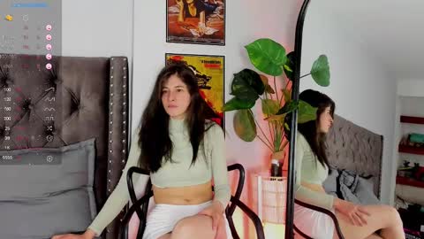 Snapshot of zoe_olsen__ chatting on February 21, 4:05 pm Zoe Olsen online show from February 21, 4:05 pm