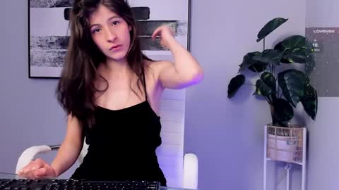 Snapshot of zoe_olsen__ chatting on February 8, 3:53 pm Zoe Olsen online show from February 8, 3:53 pm