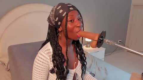 zoe_pinkett online show from March 16, 3:53 am