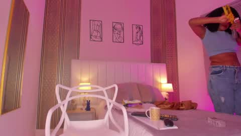 Hi guys i am Zoe  online show from September 25, 11:50 am