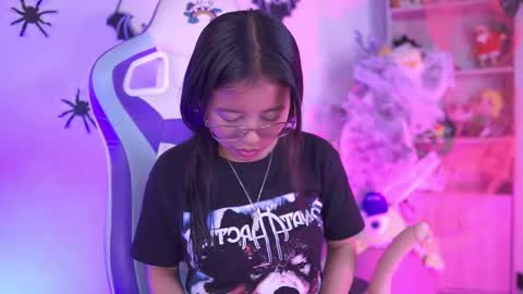 Zoe  online show from October 21, 4:32 pm