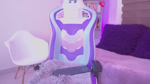 Zoe  online show from September 26, 7:22 pm