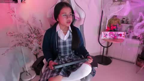 Zoe  online show from October 29, 5:15 pm