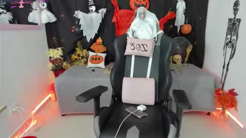 zoe_sullivan_ online show from October 3, 10:23 am