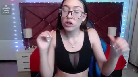 zoe_sweet050 online show from January 7, 8:14 pm