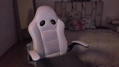 Zoe online show from November 16, 2:30 pm