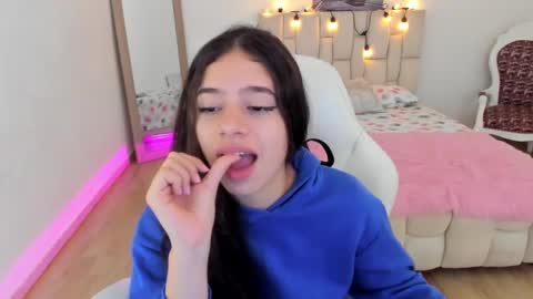 Zoe online show from February 20, 2:35 pm