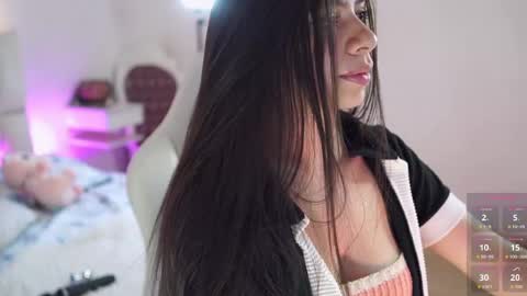 Zoe online show from May 31, 12:15 pm