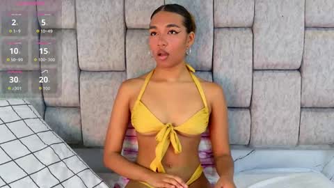 zoeameliie online show from September 15, 8:21 pm