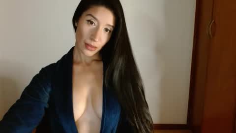Snapshot of zoedixon01 chatting on December 16, 2:47 am zoe online show from December 16, 2:47 am