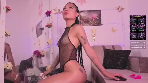Snapshot of zoee_dolcee chatting on September 16, 9:51 pm Catt online show from September 16, 9:51 pm