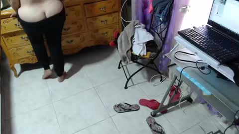 zoeecruz online show from December 7, 3:58 pm
