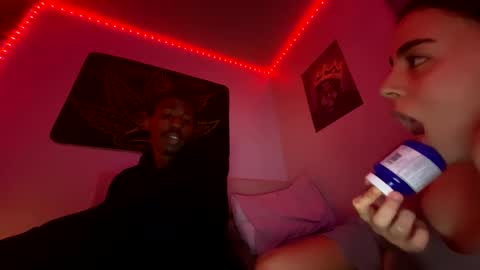 Snapshot of zoel87 chatting on January 18, 1:30 am LovelyLatin25 online show from January 18, 1:30 am