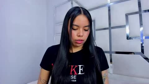 ZoeSwam online show from October 22, 12:18 pm