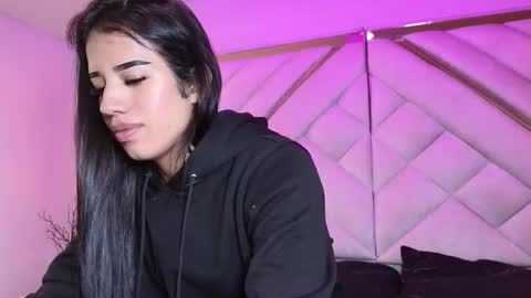 Zoe online show from March 27, 12:50 pm