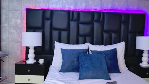 ZoeWilliis online show from November 4, 2:07 pm