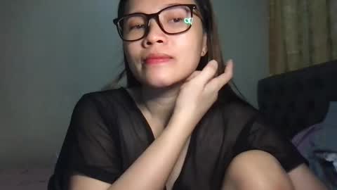 Snapshot of zoey_foryou chatting on February 17, 11:02 am zoey_foryou online show from February 17, 11:02 am