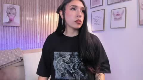 Zoey  online show from April 14, 1:14 pm