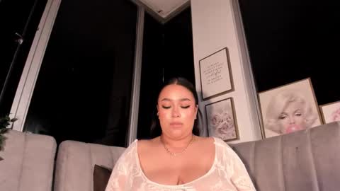 zoey thommpson online show from October 11, 12:15 am