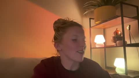 Zoeydanner online show from February 11, 3:32 am