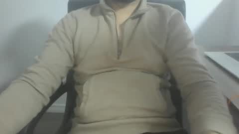 Snapshot of zoltrixboy chatting on January 10, 10:57 pm zoltrixboy online show from January 10, 10:57 pm