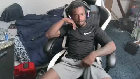 zoneingout online show from March 3, 4:19 am