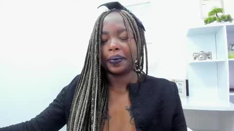 Snapshot of zooee_p chatting on January 8, 2:46 pm Zooe online show from January 8, 2:46 pm