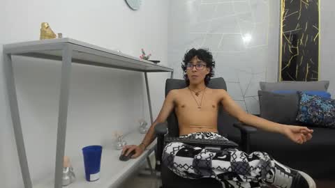     online show from November 13, 8:11 pm