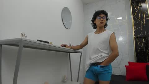     online show from November 12, 8:11 pm