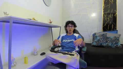     online show from November 19, 7:23 pm