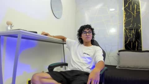     online show from November 29, 10:17 pm