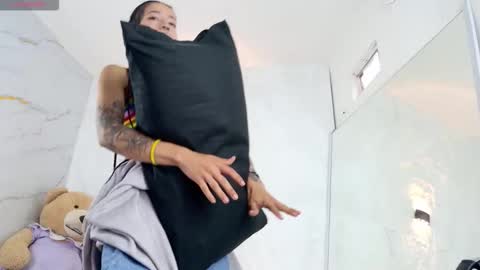 Violeta online show from December 17, 11:39 am