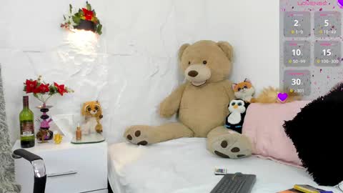 Snapshot of zorravioleta chatting on March 5, 12:55 pm Violeta online show from March 5, 12:55 pm