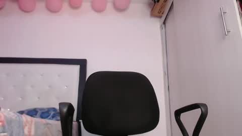 Snapshot of zousxxx chatting on February 25, 2:58 am zousxxx online show from February 25, 2:58 am