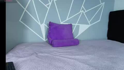 zpzphot online show from March 15, 9:29 pm